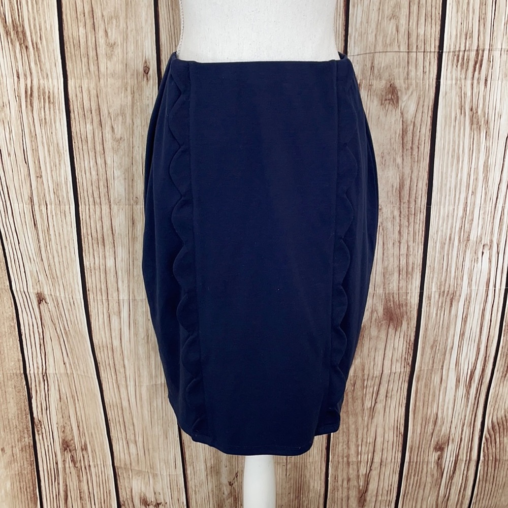 DownEast Navy Blue Chic Minimalist Stretchy Pencil Skirt w/Ruffle Accent - Small